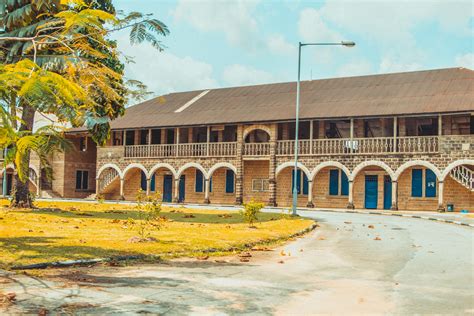  El Museo Nacional de Calabar: ¡Un viaje fascinante a través de la historia nigeriana!