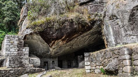  El Templo de la Luna Luminosa: Un santuario ancestral con vistas impresionantes