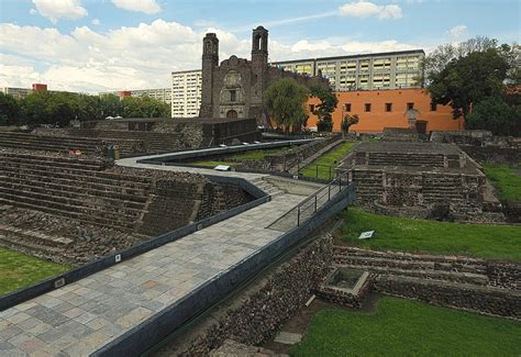  El Parque de las Tres Culturas ¿Un Tesoro Escondido en Yucatán?