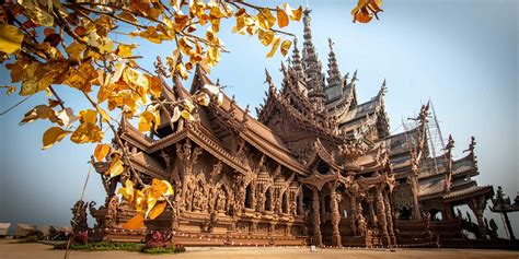  ¡El Santuario de la Verdad: Una experiencia espiritual y artística en Chiang Rai!